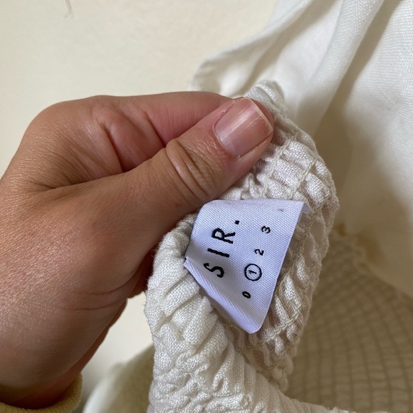 SIR. The Label Women’s Smocked Linen Open Back Dress Size 1 Resortwear Vacation - Picture 4 of 7